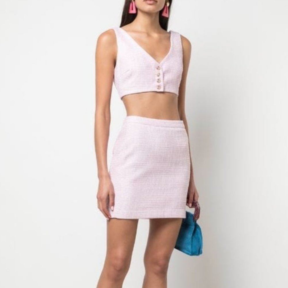 Callipygian textured skirt